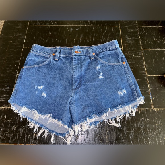 Wrangler Pants - Vintage wrangler cut off Jean shorts